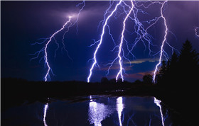 雷電對(duì)自動(dòng)氣象站的入侵途徑及損壞原因