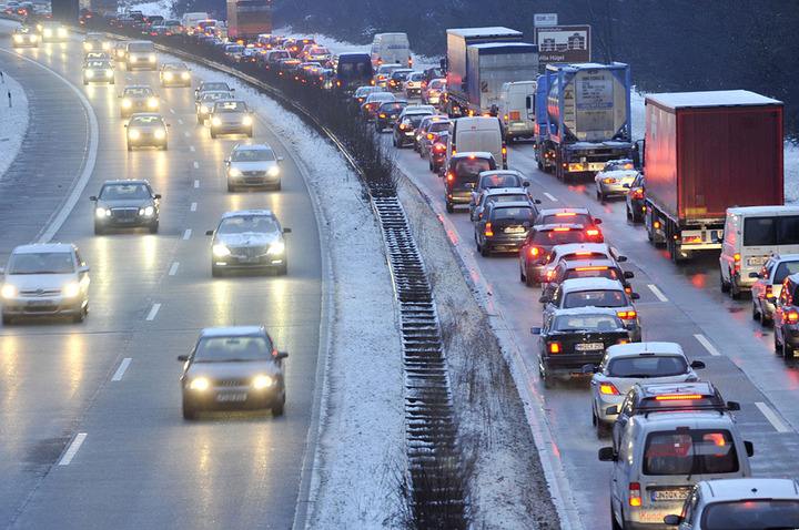 多條惡劣天氣高影響路段 經(jīng)受寒潮考驗(yàn)運(yùn)行平穩(wěn)有序