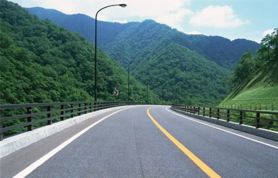 公路氣象災(zāi)害監(jiān)測(cè)：應(yīng)對(duì)挑戰(zhàn)的策略與實(shí)踐