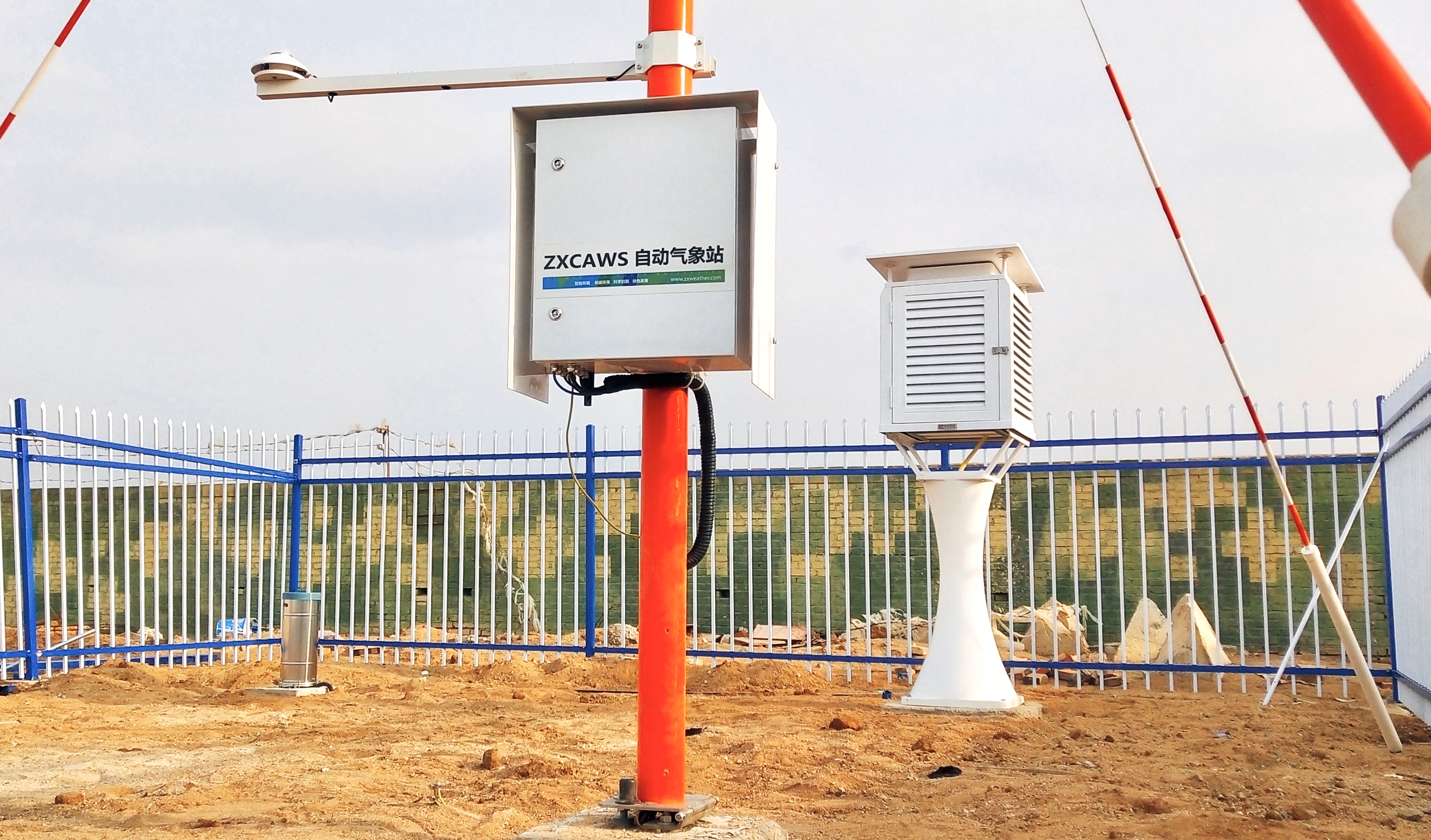 607941893c662.jpg 我公司為我國某部隊(duì)訓(xùn)練基地提供氣象監(jiān)測設(shè)備.jpg